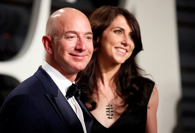 Zaradi intimnih fotografij, ki so znašle v rokah tabloida National Enquirer sta zakonca Bezos napovedala ločitev. FOTO: Danny Moloshok/Reuters