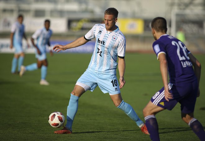 Pred tremi tedni je bil Andrej Kotnik strelec gola proti Mariboru, zdaj je že njegov novi član za naslednjo sezono. FOTO: Jože Suhadolnik/Delo