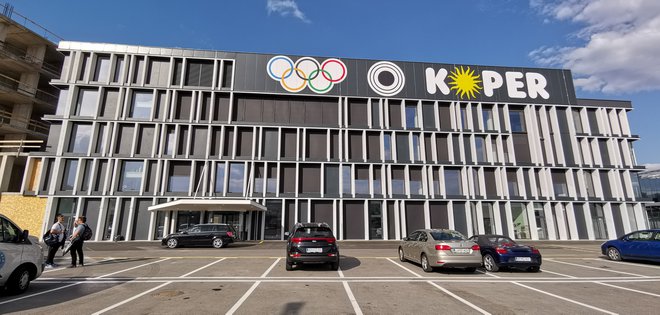 V Kopru so dobili privolitev Olimpijskega komiteja Slovenije, da uporabijo njihov znak, ne pa tudi simbola olimpijskih iger. Foto Boris Šuligoj