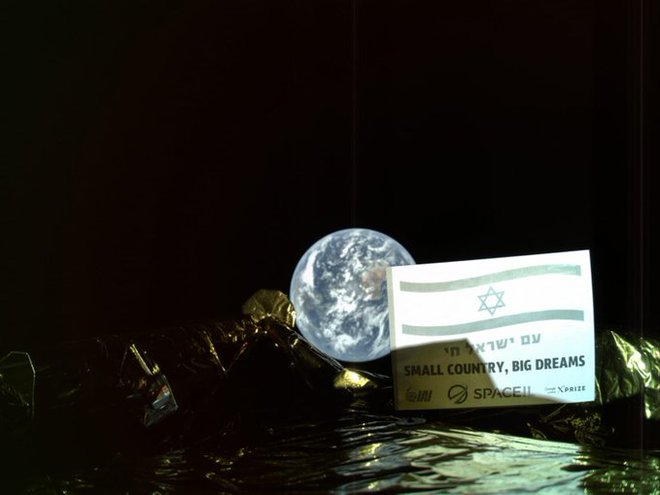 Posnetek s krova landerja na poti proti Luni. FOTO_ SpaceIL
