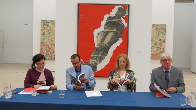 Z leve: Andreja Hribernik (direktorica Koroške galerije likovnih umetnosti), Rafael Vostell (Boris Lurie Art Fundation) in Ivonna Veiherte (umetnostn azgodovinarka in galeristka iz Latvije). FOTO: Mateja Kotnik