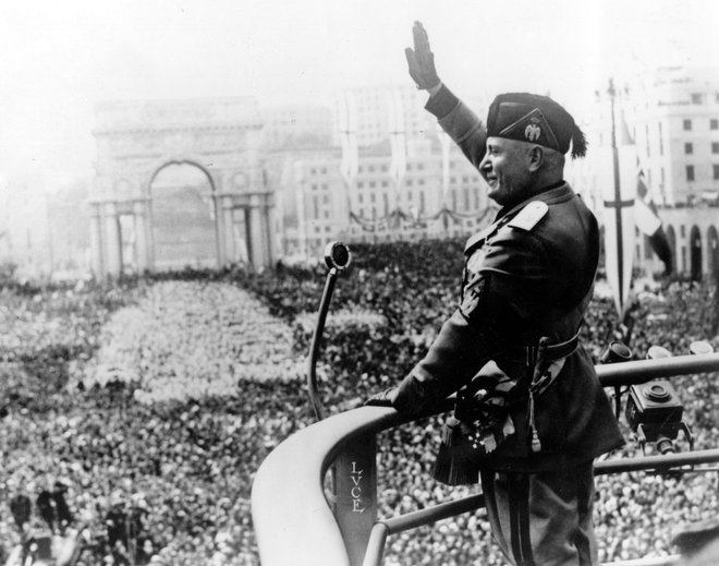 Mussolini je med častnimi občani še v 21. stoletju zapisan v številnih italijanskih mestih in mestecih. FOTO: Wikipedija