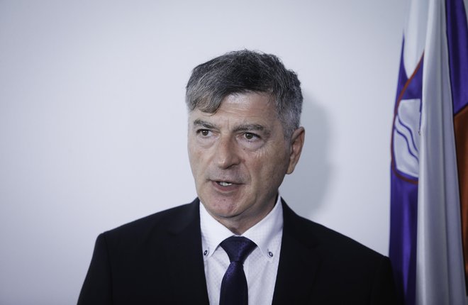 Rudi Medved, minister za javno upravo, napoveduje, da je napočil čas za prevetritev formule za nov izračun povprečnine, pri katerem &raquo;ne bomo več barantali&laquo;. Foto Jože Suhadolnik