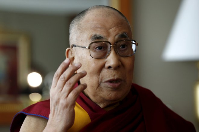 Dalajlama v svetu velja za pobudnika miru ter medverskega dialoga.Ob 80. rojstnem dnevu je dejal, da ima samo eno željo – mir na svetu. FOTO: Denis Balibouse/Reuters<br />
 