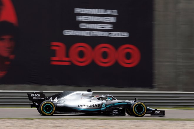 V Šanghaju je vse v znamenju tisoče dirke v F1. FOTO: Reuters