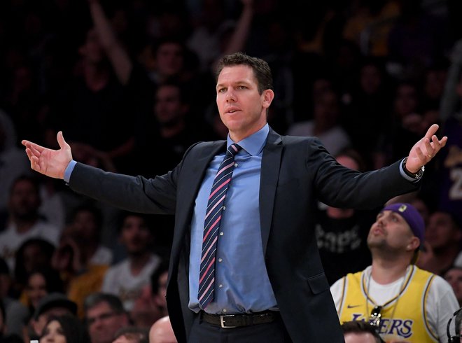 Luke Walton je zdržal na klopi LA Lakers tri sezone. FOTO: AFP