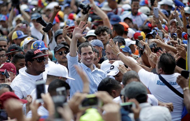 Guaidója neposredno podpira okoli 60 odstotkov Venezuelcev, je dejal Benigno Alarcón. Foto: Reuters