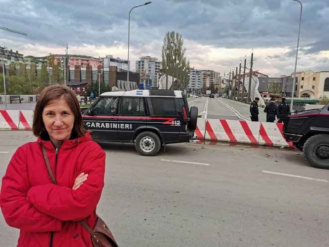 Našo dopisnico Mileno Zupanič so pred odhodom na Kosovo svarili, naj bo previdna. FOTO: osebni arhiv