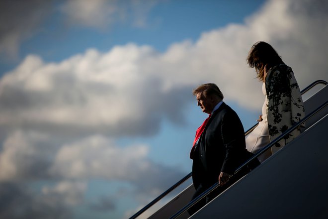 Po mnenju analitikov bi postopek odstavitve predsednika samo koristil Donaldu Trumpu v predvolilnem boju z demokrati. FOTO: Reuters
