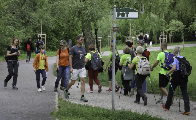 Pot ob žici je množična rekreativna prireditev. FOTO: Jože Suhadolnik/Delo