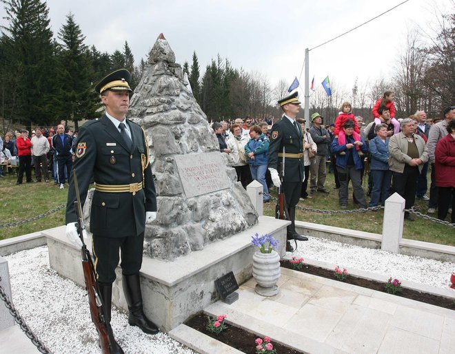 Tudi pripadniki elitne garde Slovenske vojske se bodo poklonili padlim primorskim junakom. FOTO: Ljubo Vukelič/Delo