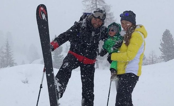 Srečna družina na snegu. FOTO: Tina Maze / Twitter