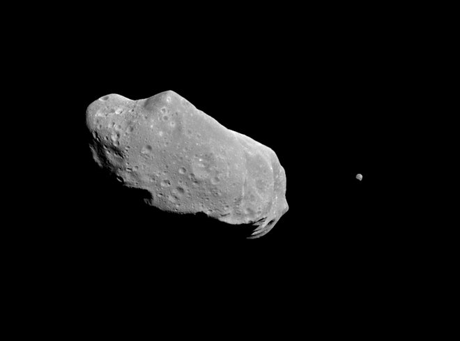 Na vaji preverjajo, kako bi odreagirale različne službe, če bi Zemlji res grozil velik asteroid. FOTO: Nasa/JPL