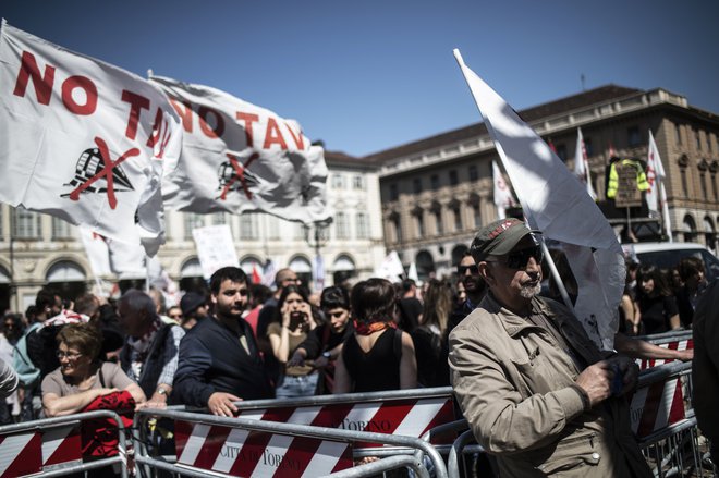 Do napetosti v Torinu je prišlo predvsem med policisti in gibanjem gibanja No TAV. FOTO: Marco Bertorello/AFP