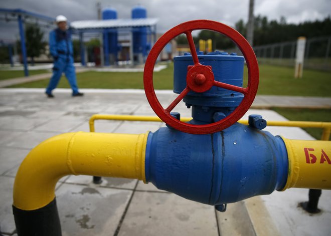 Ponudba na plinskem trgu presega povpraševanje. FOTO: Reuters