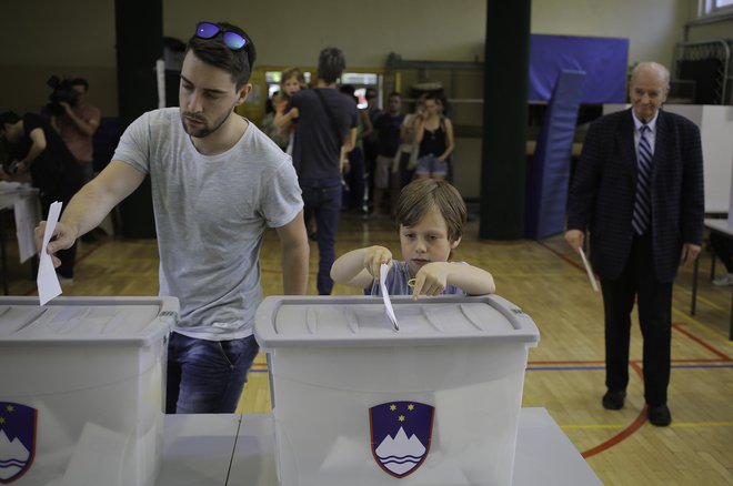 Za spremembo volilne zakonodaje oziroma okrajev, med katerimi so v 26 letih nastale takšne razlike, da so po sklepu ustavnih sodnikov v nasprotju z ustavnimi načeli pravne države, ima državni zbor čas do decembra 2020. FOTO: Jože Suhadolnik/Delo