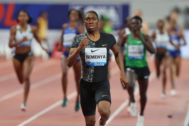 Caster Semenya je bila na mitingu diamantne lige v Dohi v središču pozornosti. FOTO: AFP