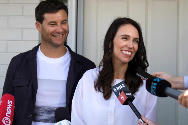 Jacinda Ardern je lani postala prva ženska po pokojni pakistanski premier&shy;ki Benazir Buto, ki je rodila med vodenjem države. FOTO:&nbsp;Marty Melville/AFP