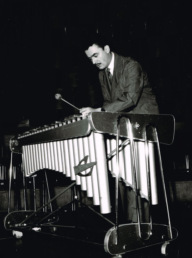 Jože Privšek je bil tudi priznan pianist in vibrafonist. Fotografiji RTVS