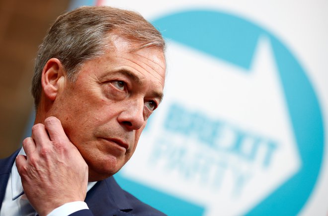 Evroposlanec in vodja stranke Brexit Nigel Farage. FOTO: REUTERS/Eddie Keogh