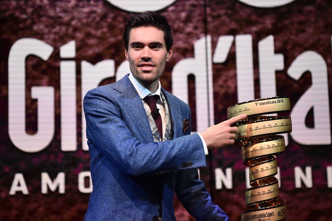 Tom Dumoulin že ve, kako je slaviti na Giru. FOTO: AFP