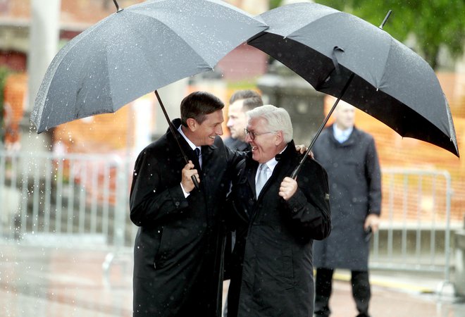 Borut Pahor in nemški predsednik Frank-Walter Steinmeier na Kongresnem trgu v Ljubljani. FOTO: Roman Šipić