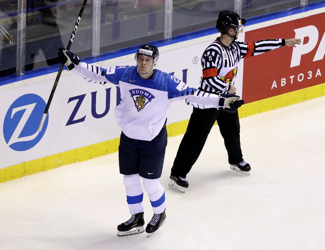 Finski najstnik Kaapo Kakko je uvodni junak svetovnega prvenstva na Slovaškem. FOTO Reuters