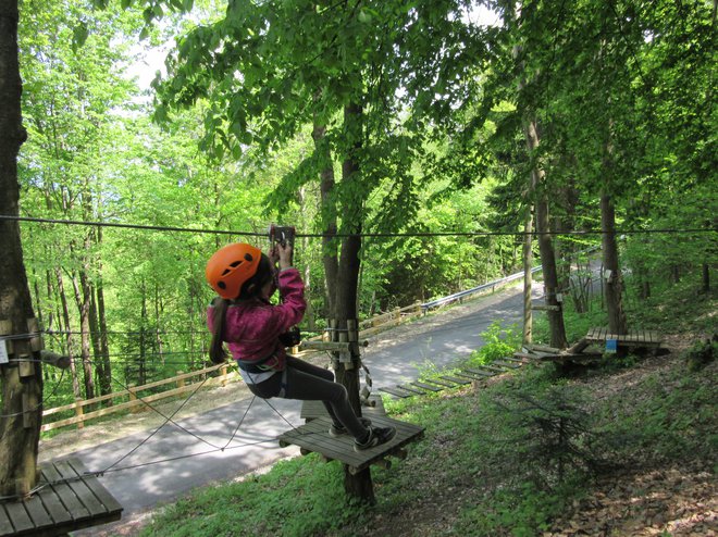 Pustolovski park je primeren za otroke od petih let naprej. FOTO: Špela Kuralt/Delo