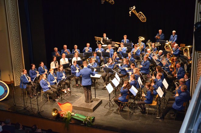 Orkester pripravlja prvomajske budnice, tradicionalne novoletne in spomladanske koncerte, srečanja treh dežel in se redno udeležuje tekmovanj. FOTO: Foto Železar Jesenice