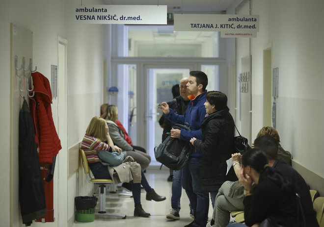 Kranjski zdravniki so si odpovedni rok podaljšali do 15. septembra. FOTO: Jože Suhadolnik/Delo