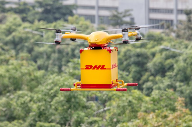 Rešitev dostave z droni zmanjša čas v eno smer s 40 minut na le osem minut in lahko prihrani stroške do 80 odstotkov na dostavo. FOTO: Arhiv DHL