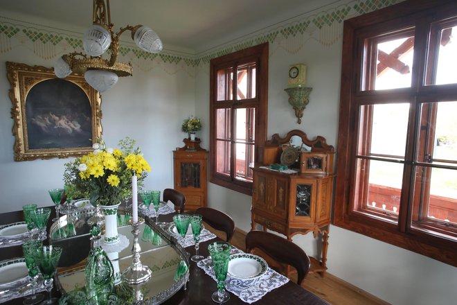 V zeleni sobi bodo stregli večerjo z jedmi, kakršne so v čast 60-letnice vladanja cesarja Franca Jožefa leta 1908 v Ljubljani. Fotografije arhiv Ruske dače
