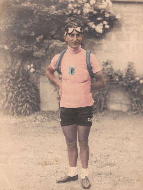 Prvi, ki je roza majico dejansko oblekel in s tem izzval posmeh cele svetovne športne javnosti je bil Francesco Camusso, zmagovalec Gira leta 1931. FOTO: giro.it
