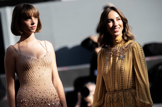 Maya Hawke in Gia Coppola sta poželi veliko pozornosti na rdeči preprogi. Foto Jacopo Salvi