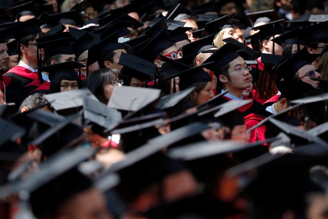 Diploma z univerze Harvard je za mnoge Kitajce življenjski cilj. FOTO: Reuters