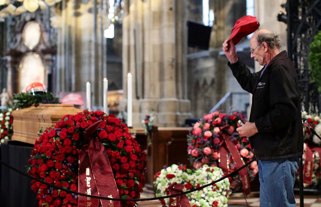 Pogreba se je udeležilo več kot 300 častnih gostov. FOTO: Lisi Niesner/Reuters