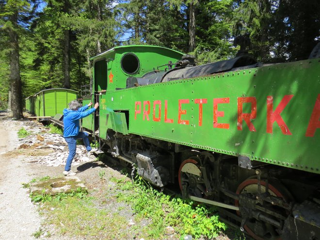 Nekdanji Titov vlak je dobro načel zob časa.