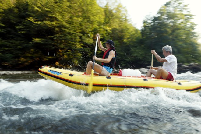 Lani se je v Soči utopil slovaški kajakaš, pred tem izraelski turist na raftingu, najvišjo ceno za dejavnost sta plačala tudi dva lokalna vodnika. FOTO: Uroš Hočevar