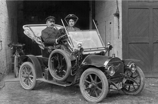 Model Doktorwagen so oglaševali kot idealni avtomobil za »zdravnike, veterinarje in odvetnike«.  Foto: Opel