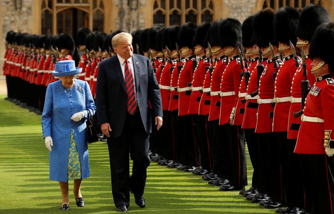 Bodo koraki kraljice in Trumpa tokrat bolj usklajeni? FOTO: REUTERS