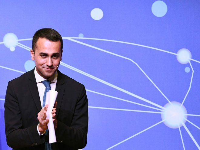 »Ko se politika vmešava v poslovne procese, ni vedno korektna. Več ne bom rekel,« je dejal Luigi Di Maio. Foto AFP