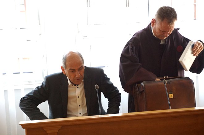 Janša in Matoz na Višjem sodišču v Celju. FOTO: Brane Piano