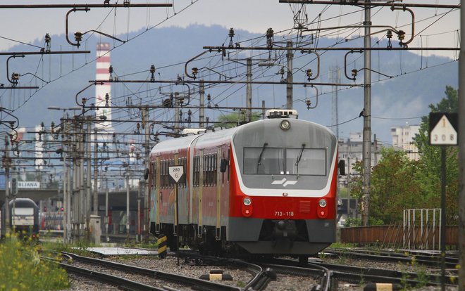 Za potnike z rezervacijo sedežev na mednarodnih vlakih je pomembno, da vsaj približno vemo, kje bo stal vagon z rezervacijo. Foto Jože Suhadolnik