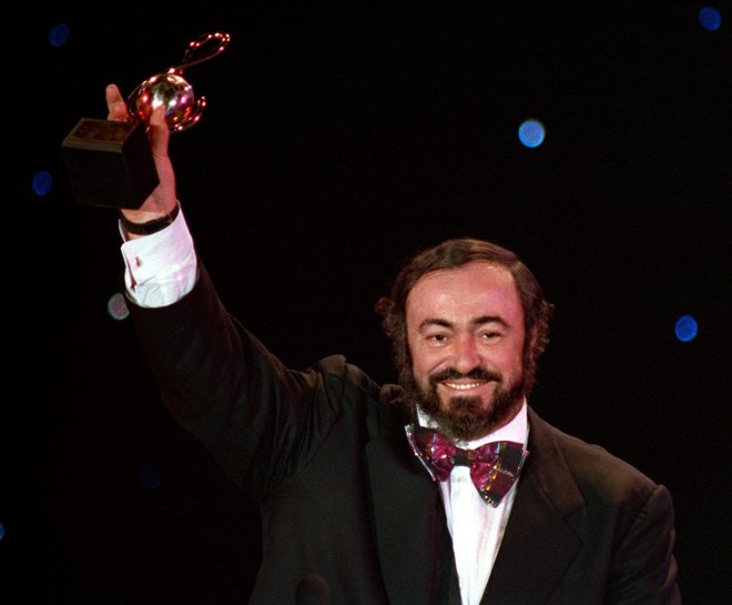 Dokumentarni film z naslovom<em> Pavarotti</em> prikazuje življenje slavnega pevca. FOTO: Eric Gaillard/Reuters