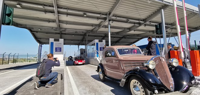 Ankaranska občina je odstopila svoja zemljišča za novi vhod v Luko Koper (na fotografiji), država pa ni izpolnila obljube, da ji bo v zameno odstopila svoja. FOTO: Uroš Hočevar/Delo