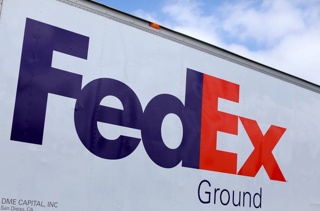 Po besedah generalnega direktorja Fredericka W. Smitha FedEx vsak dan prevzame in odda 14 milijonov pošiljk. Foto Reuters