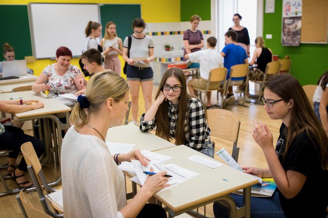 Za katero srednjo šolo je bilo treba zbrati največ točk iz ocen v zadnji triadi osnovne šole, bo znano v petek. FOTO: Leon Vidic/Delo