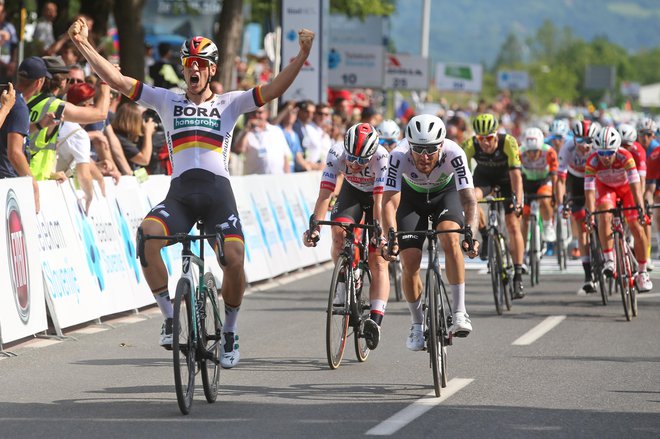Uvodni dan dirke po Sloveniji je zmago slavil Nemec Pascal Ackermann. FOTO: Tadej Regent/Delo