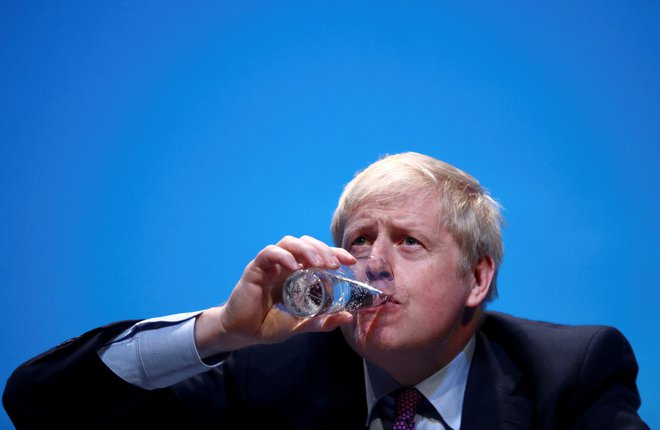 Boris Johnson, kljub temperamentni ljubezenski zvezi volilcem obljublja, da je predvsem mož, ki drži besedo. Foto Reuters