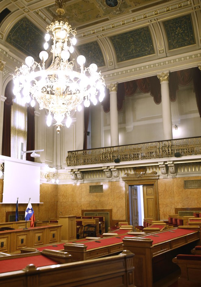 Veličastna dvorana, kjer je zasedal deželni parlament Kranjske, je skoraj popolnoma taka, kot je bila pred sto in več leti. Foto Blaž Samec